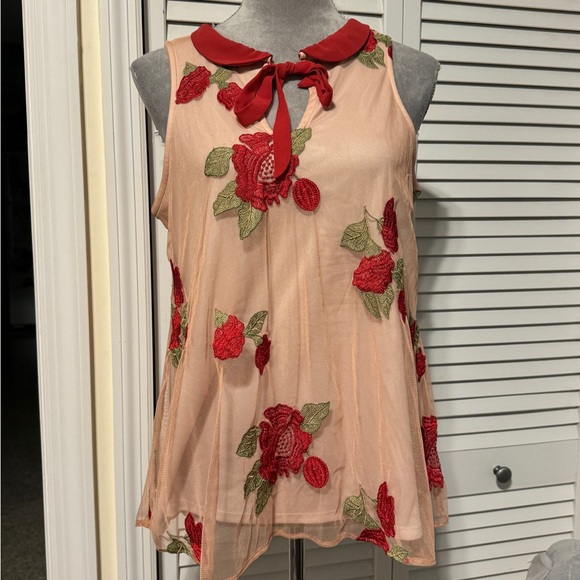 DISNEY SNOW WHITE by LAUREN CONRAD Blouse Embroidered Floral sz Small - Picture 8 of 8